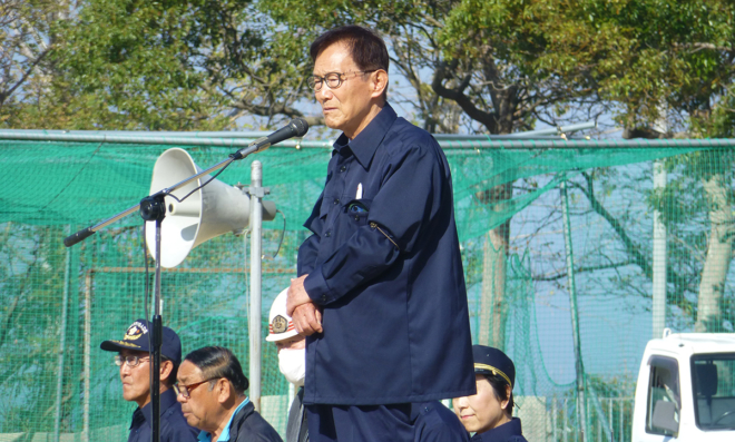 開会式で挨拶を行う、淡路市長の門康彦氏。