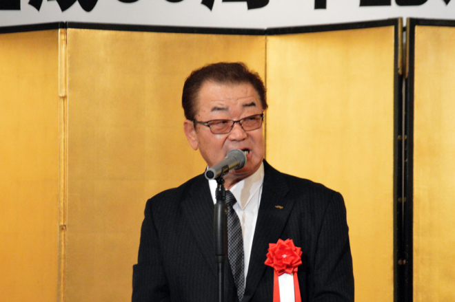KURS、KLWSを代表してお祝いの言葉を述べるKURS議長の寺岡正幸氏。