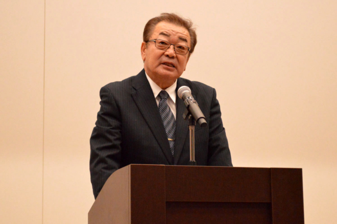 挨拶を行うKURS議長の寺岡正幸氏。