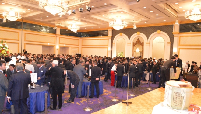 生コン業界関係者や行政関係者、土木建設業界などが集まり新春の交流が行われた。