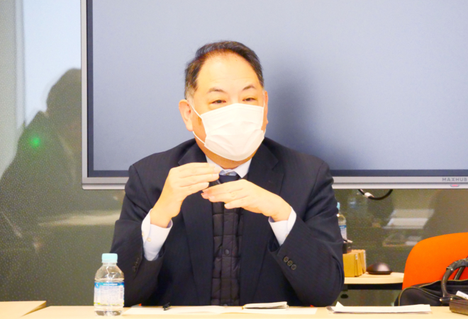 意見を述べる、KURS事務局次長の木村敦豪氏。