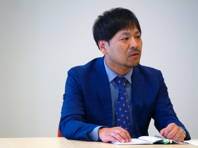前進ある回答に対する評価を述べるKURS事務局次長の藤川拓氏。