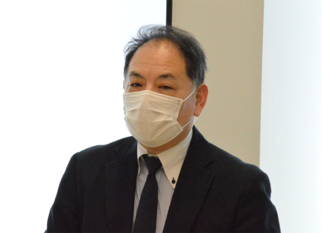 前進ある回答に対する評価を述べるKURS事務局次長の木村敦豪氏。